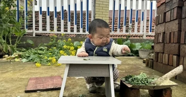 25 yaşındadır, amma görənlər inana bilmir FOTO