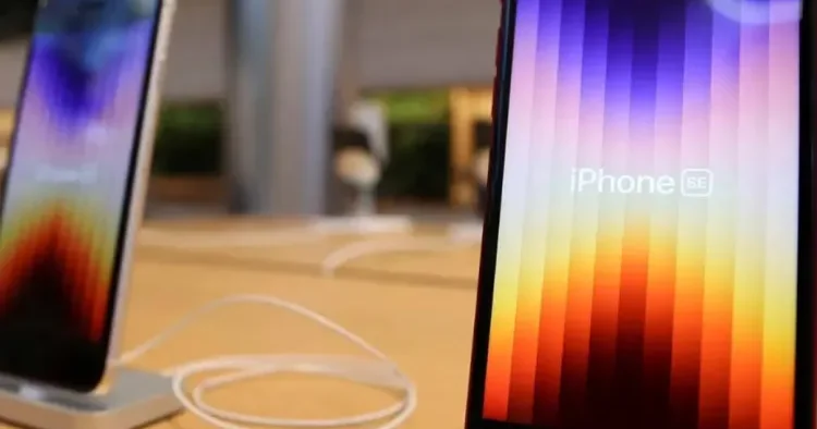 Ən ucuz iPhone ni almağa dəyər?