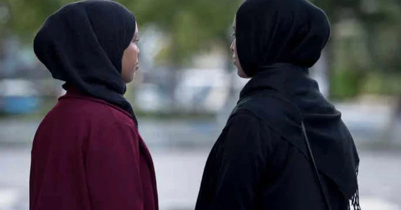 İsveçdə ictimai yerlərdə hicabın qadağan olunması təklif edilir