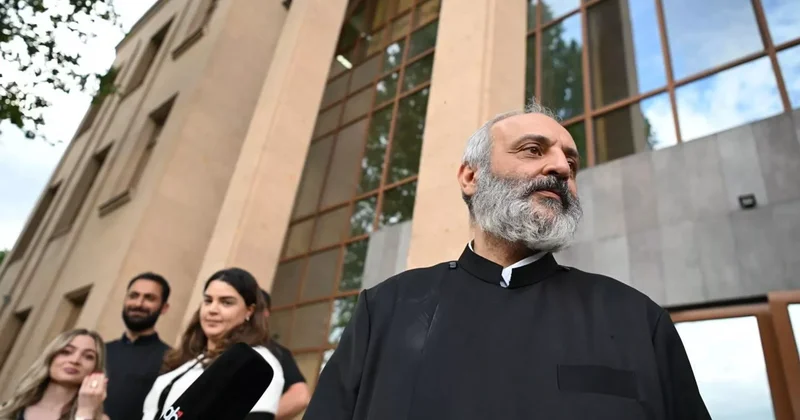 Arxiyepiskop Qalstanyan: “Əhalinin yarıdan çoxu hakimiyyəti rədd edib”