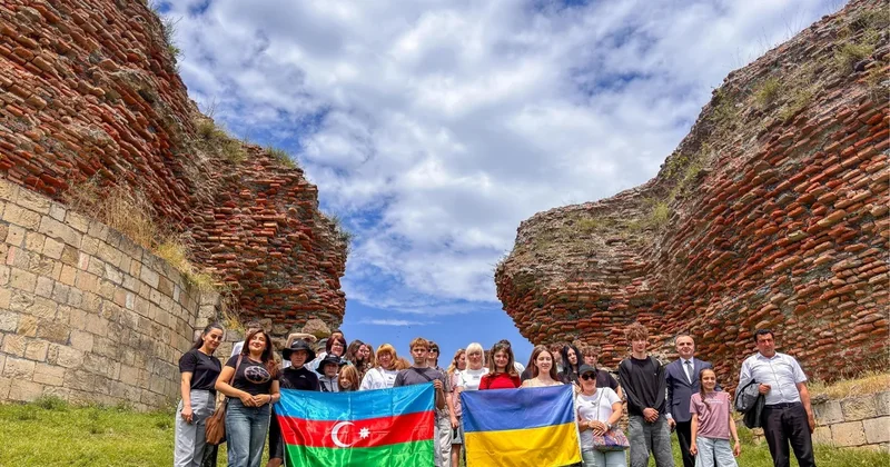 Организована экскурсия для украинских детей в регионы Азербайджана