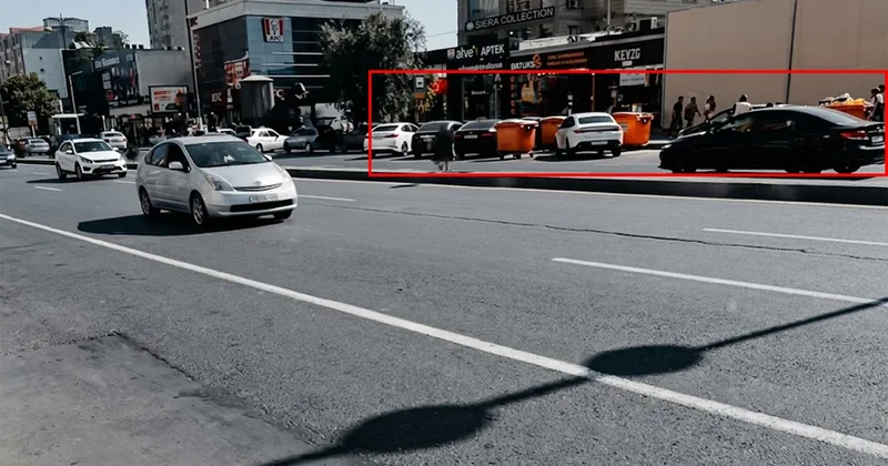 Yasamalda zibil konteynerləri avtobus zolağına düzülüb VİDEO