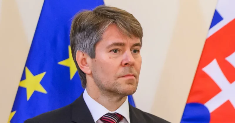 Eştok Azərbaycanda səfərdədir