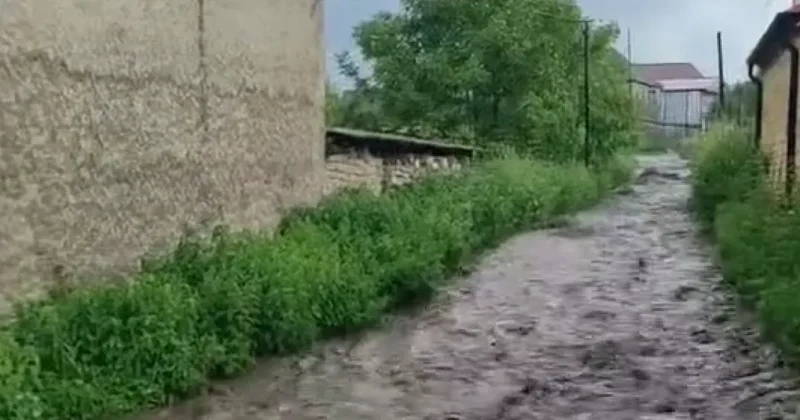 Azərbaycanda bu kəndi sel basdı VİDEO