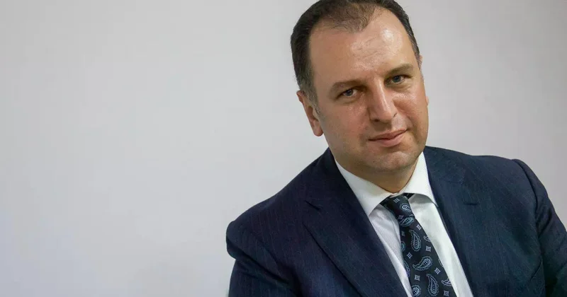 Экс министр обороны Армении заочно арестован и объявлен в розыск