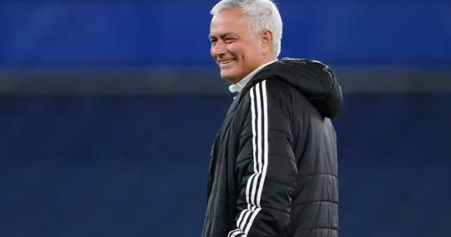 Mourinyo rəsmən “Real”da!