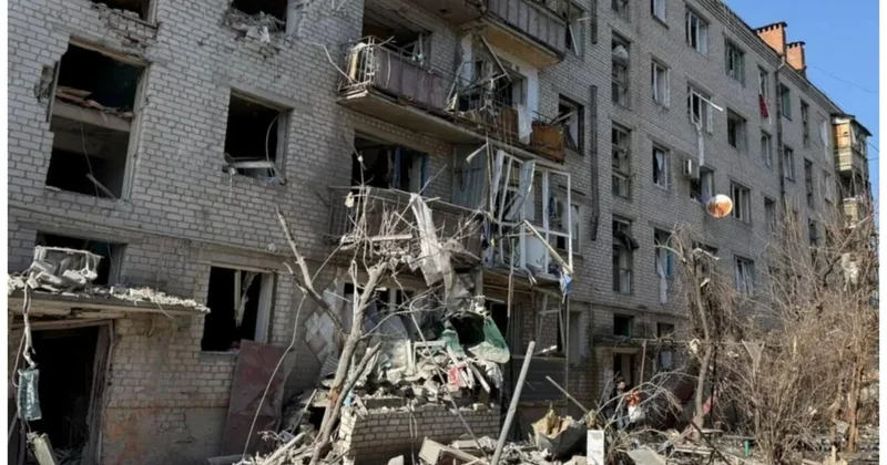 В результате атак на три области Украины погибли два человека, 36 ранены