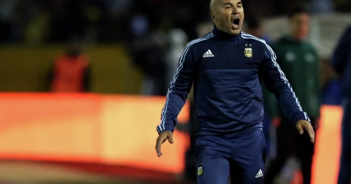 Tevesi Argentina millisinin sabiq baş məşqçisi əvəzlədi