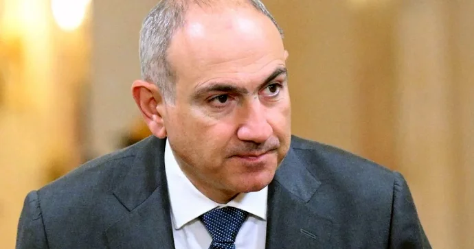 Paşinyan 300 min azərbaycanlı ilə bağlı iddiaya görə partiyanı məhkəməyə verdi