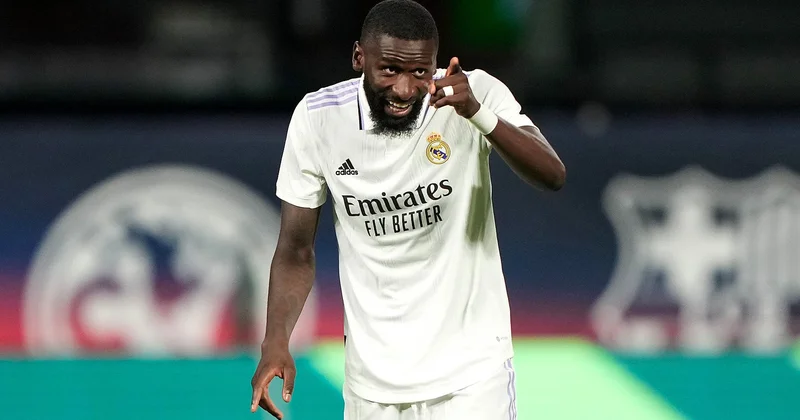 “Real”ın futbolçusu “Barselona”lını təriflədi