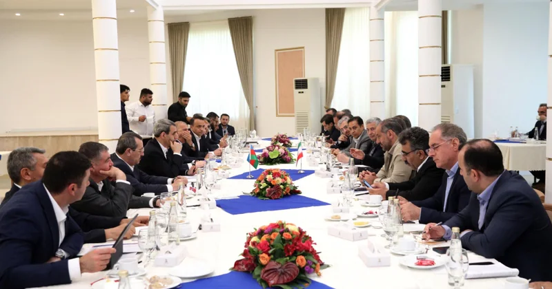 Azərbaycan və İran arasında yükdaşımaların artırılması sahəsində əməkdaşlığa dair protokol imzalanıb