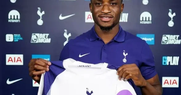 “Tottenhem” Məhəmmədin transferini rəsmən elan edib
