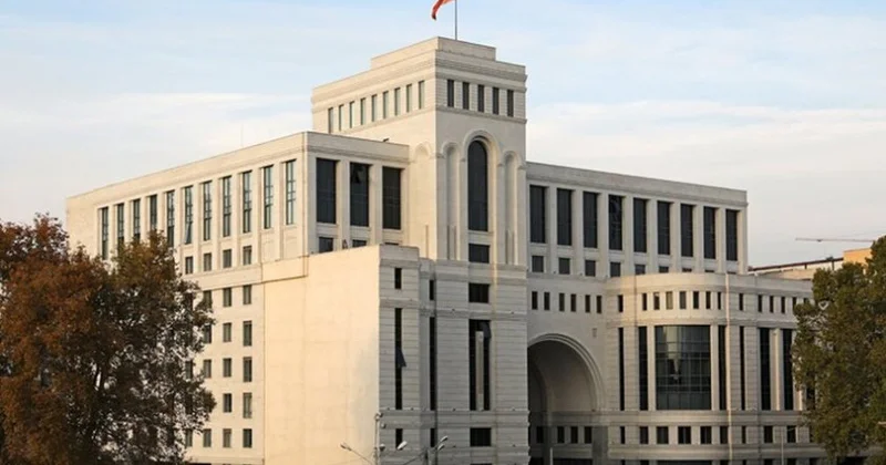 Ermənistan Xarici İşlər Nazirliyi Paşinyanla Əliyevin görüşünü müsbət qiymətləndirib
