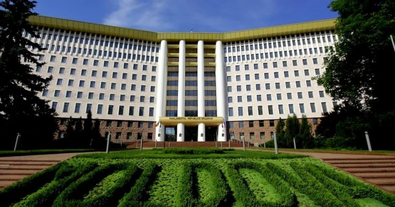 Moldova Avropaya inteqrasiya kursuna sadiqlik bəyannaməsini qəbul edib