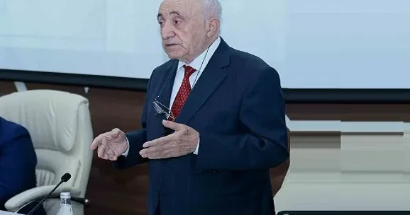İmtahandan keçməyən müəllimin yerinə savadsızını gətirmək cəmiyyəti geriyə aparır Şahlar Əsgərov
