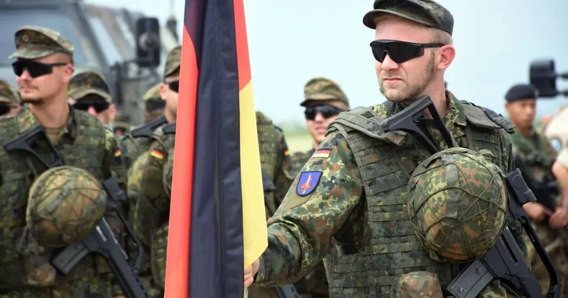 Немцы не хотят нести военную службу в строевых частях