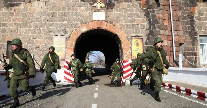 В Гюмри с огнестрельным ранением доставлен военнослужащий 102 й российской базы