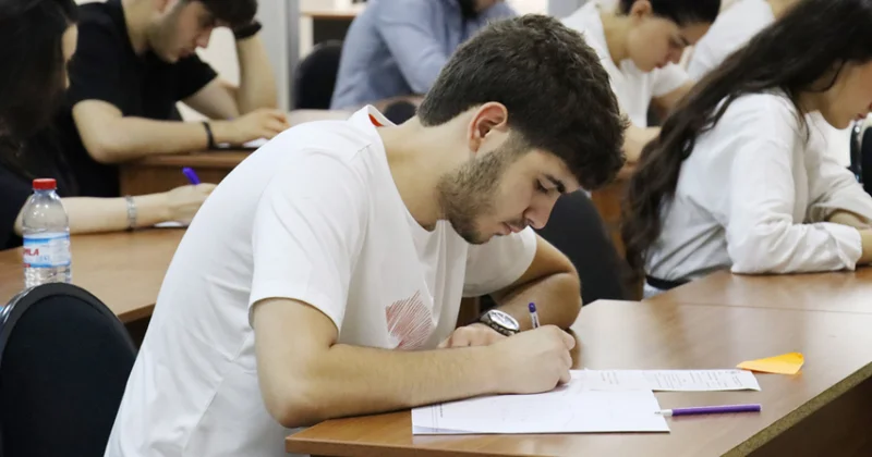 Azərbaycan Universitetində yaz imtahan sessiyası başa çatıb