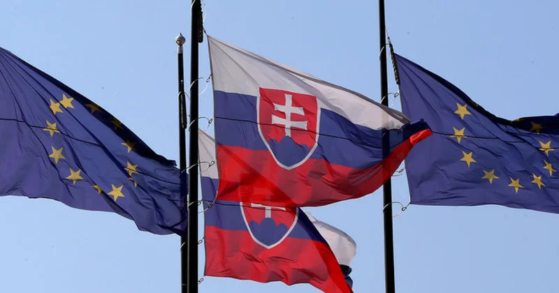 ЕК уговаривает Словакию одобрить санкции против России