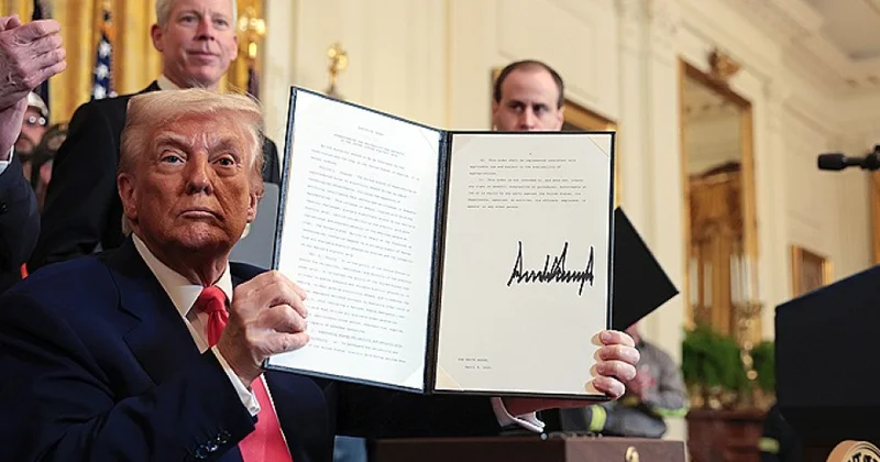 Donald Tramp Kanadaya 35 faizlik rüsum tətbiq edir və başqa ölkələrə 15 20 faizlik tarifləri nəzərdən keçirir