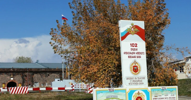 Rus hərbçi Ermənistandakı bazada güllələndi