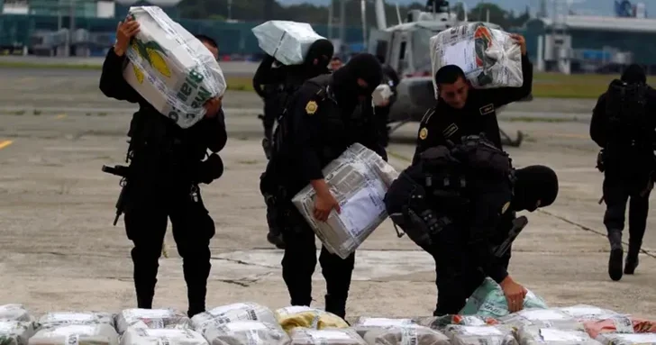 Наркоподлодка с 2,5 тоннами кокаина задержана у берегов Гватемалы
