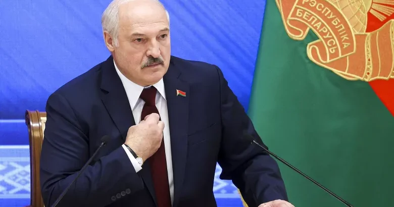 Lukaşenko: Milli adət ənənəni, mədəniyyəti qoruyun