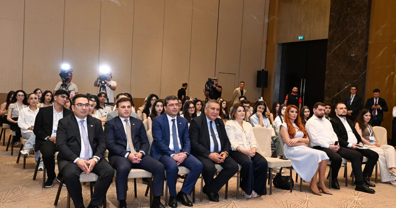 Media forumu çərçivəsində Gələcəyin mediasına baxış: jurnalistika gələcəyin peşəsi kimi” mövzusunda panel keçirilib YENİLƏNİB