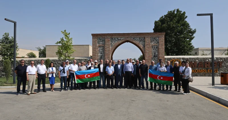 Biz işləri izləyir, müşahidə edir və öz töhfəmizi verməyə çalışırıq PARTİYA SƏDRLƏRİ DANIŞDI SORĞU