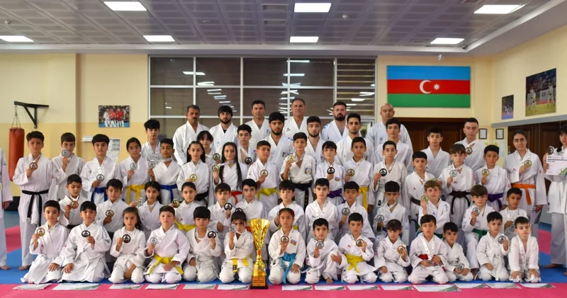 FHN in idmanda uğur qazanmış əməkdaşları ilə görüş keçirilib