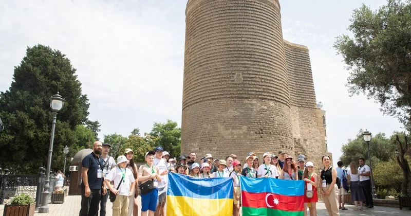 Для прибывших в Азербайджан украинских детей организован тур по Баку