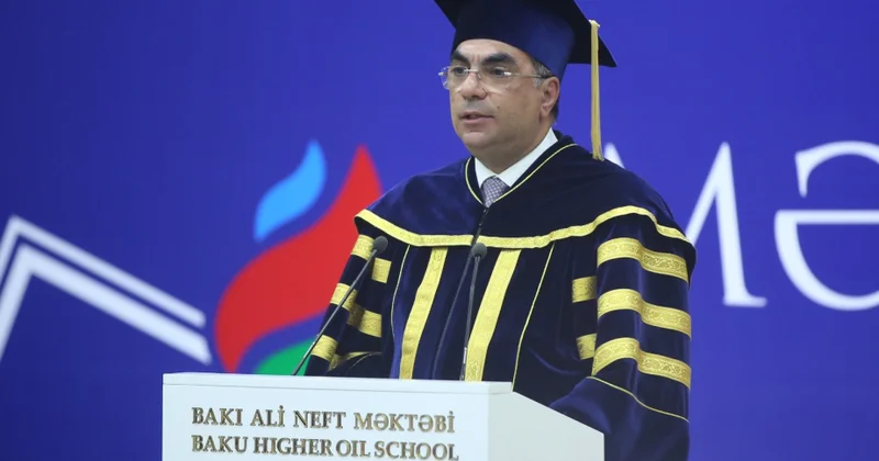 Bakı Ali Neft Məktəbində “Məzun günü” keçirilib