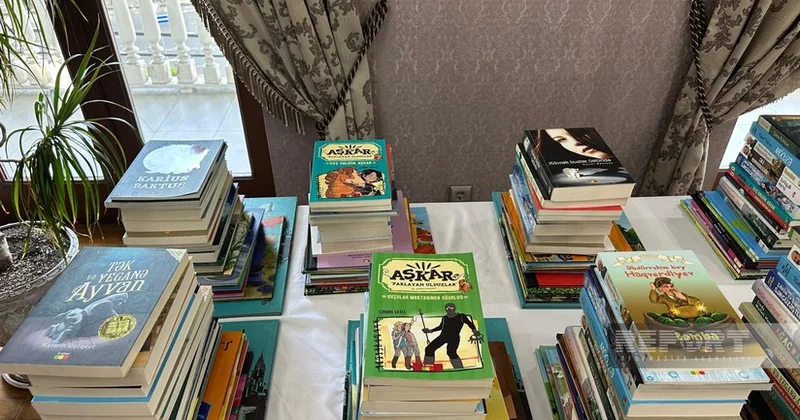 В Грузии образовательным центрам подарено около 600 книг на азербайджанском языке