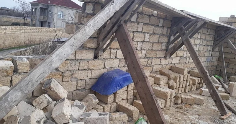 Biləcəridə şəhid ailəsinin evini belə dağıtdılar RİH isə hələ də susur/FOTOLAR