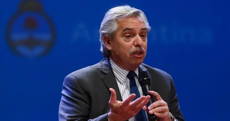 Keçmiş baş nazir korrupsiyada ittiham olunur