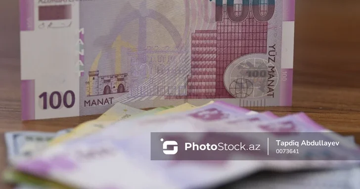 В Азербайджане средняя зарплата превысила 1000 манатов