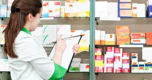 Bəzi apteklərdəki əczaçılarla market satıcılarıın bilik səviyyəsində fərq yoxdur Pediatrdan sərt tənqid