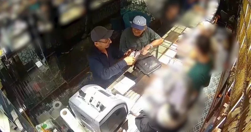 Türkiyədə əcnəbilər bir milyon lirəlik qızıl oğurladılar Ölkədən çıxmaq istəyərkən tutuldular