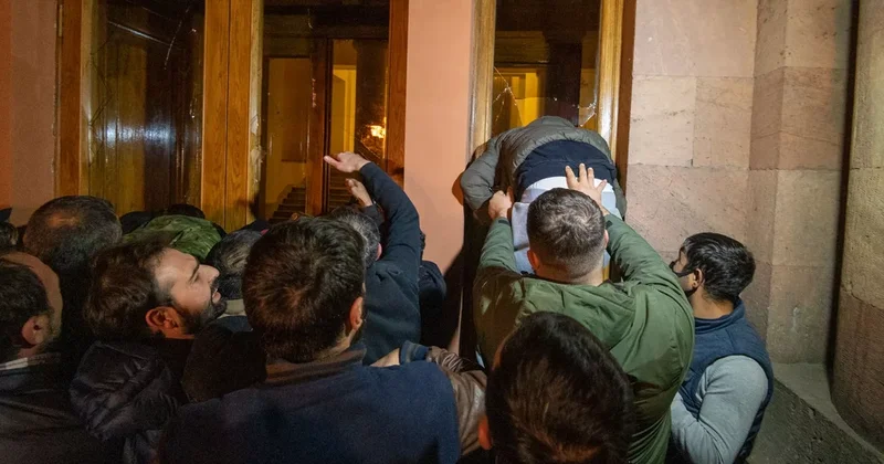 Ermənistanda 2020 ci ilin noyabrında baş verən iğtişaşlarla bağlı daha yeddi nəfər saxlanılıb