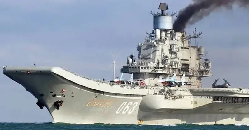 Единственный авианосец России могут вывести из состава флота