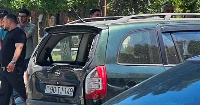 Sumqayıtda avtomobil əvvəl piyadanı, daha sonra digər maşını vurdu FOTO