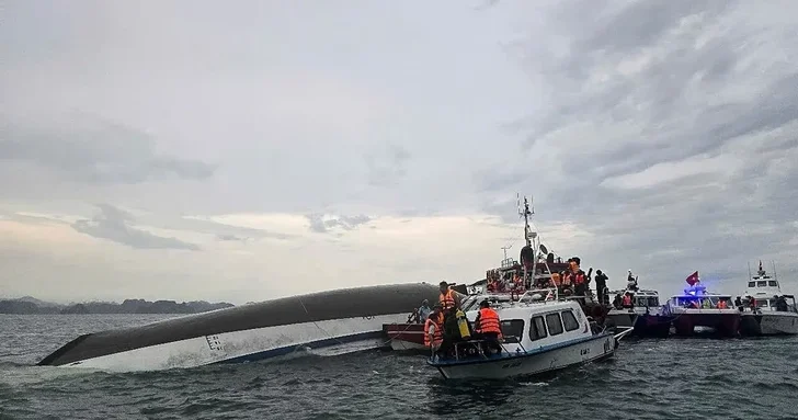Во Вьетнаме перевернулся катер с 35 людьми на борту: 18 туристов в тяжелом состоянии