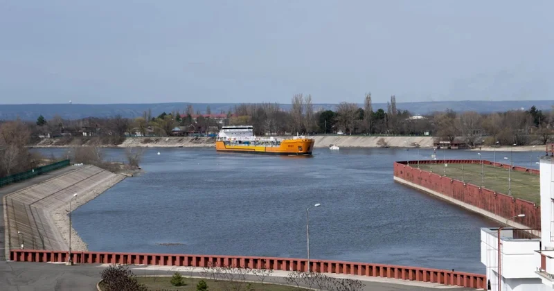 Украина сокращает российское судоходство