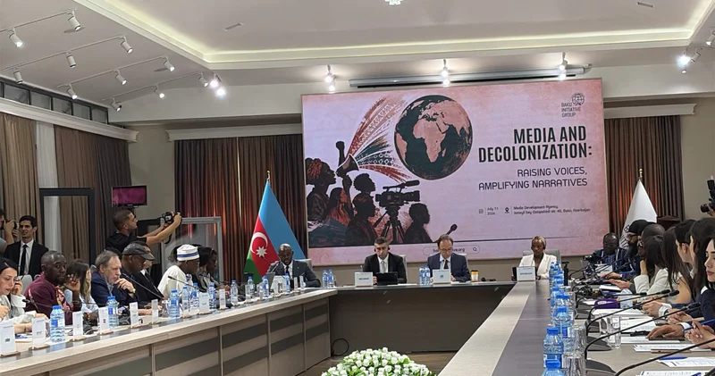Media dekolonizasiya prosesində əvəzsiz rol oynayır Abbas Abbasov