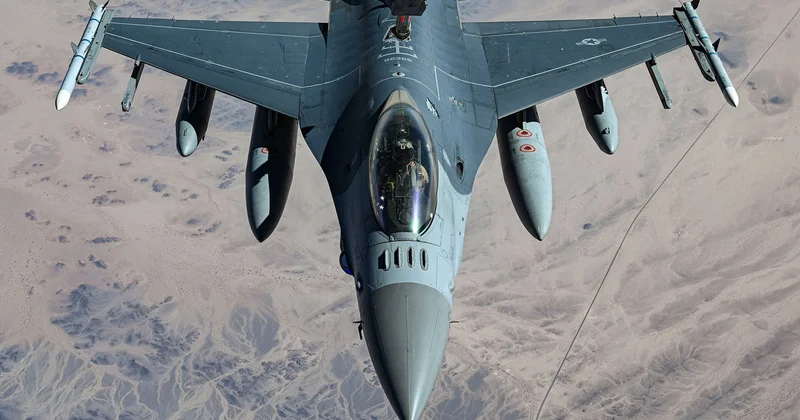 В Греции экстренно сел загоревшийся истребитель F 16 Minval Politika