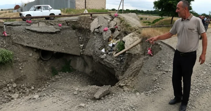 В Губе после селей обрушилась дорога: жители просят о срочной помощи