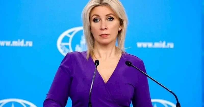 Zaxarova Zelenskini gənə ilə müqayisə etdi