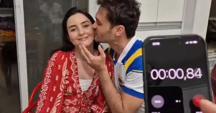 Braziliyalı cütlük öpüş rekordu qırdı: 30 saniyəyə 195 öpüş