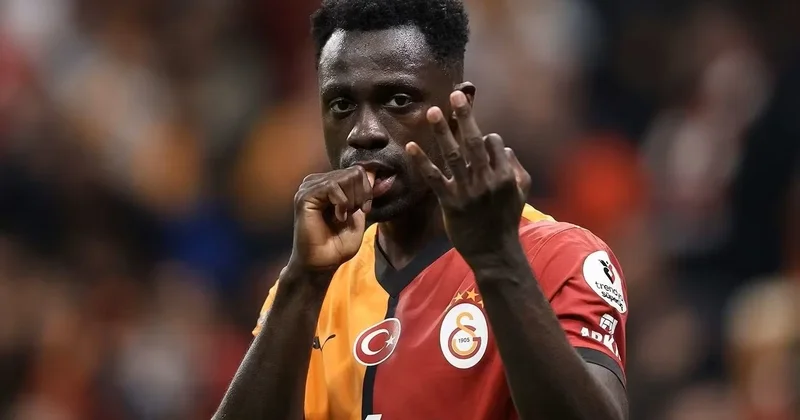 “Komo” “Qalatasaray”ın oyunçusu ilə maraqlanır