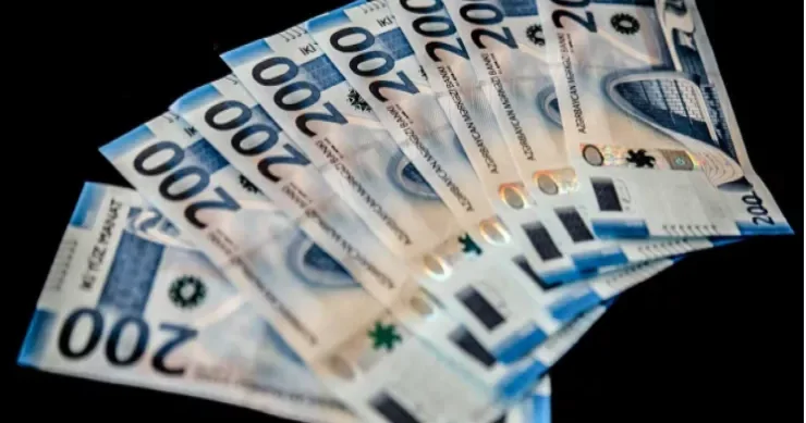 İş yerindən 6000 manat oğurlayan satıcı saxlanıldı